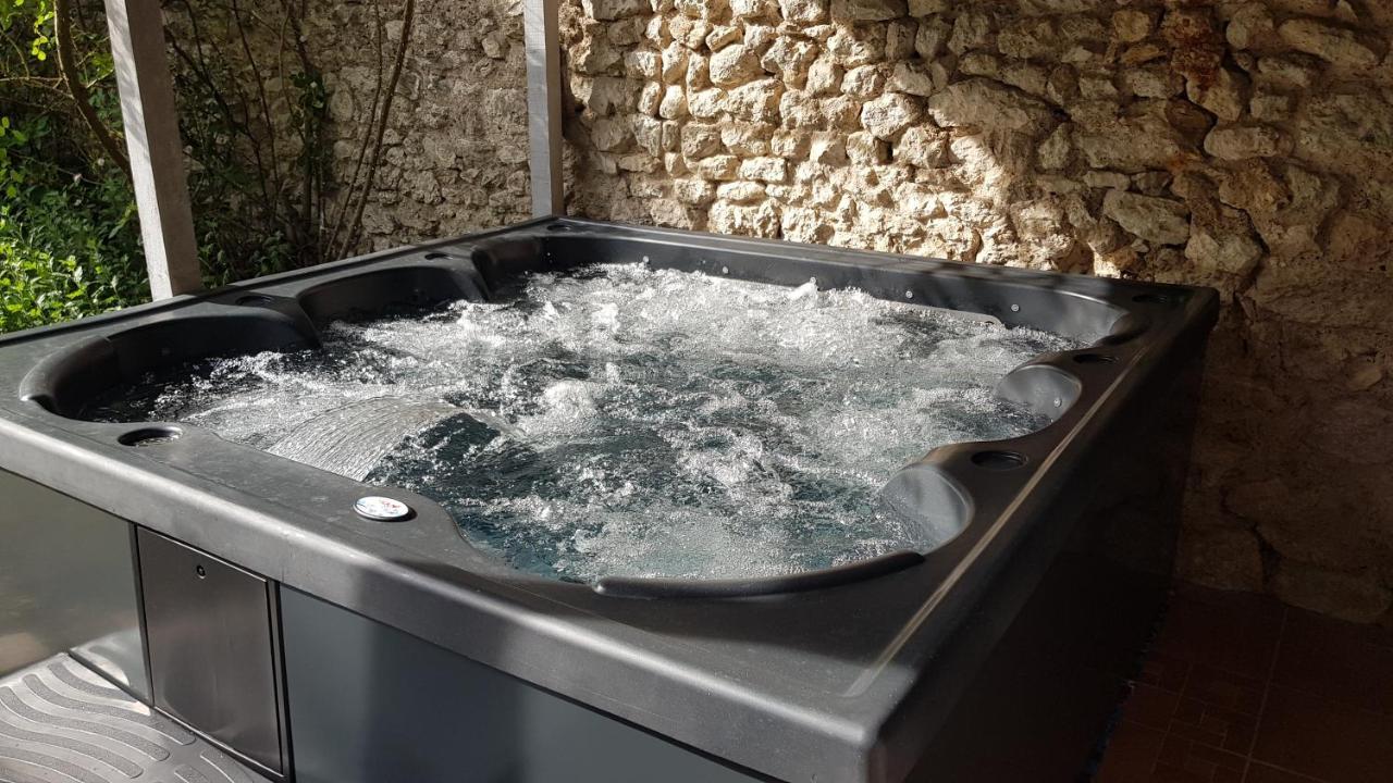 Bed and Breakfast Le Cloitre Saint-Liphard Meung-sur-Loire Exterior foto