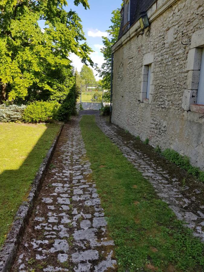 Bed and Breakfast Le Cloitre Saint-Liphard Meung-sur-Loire Exterior foto